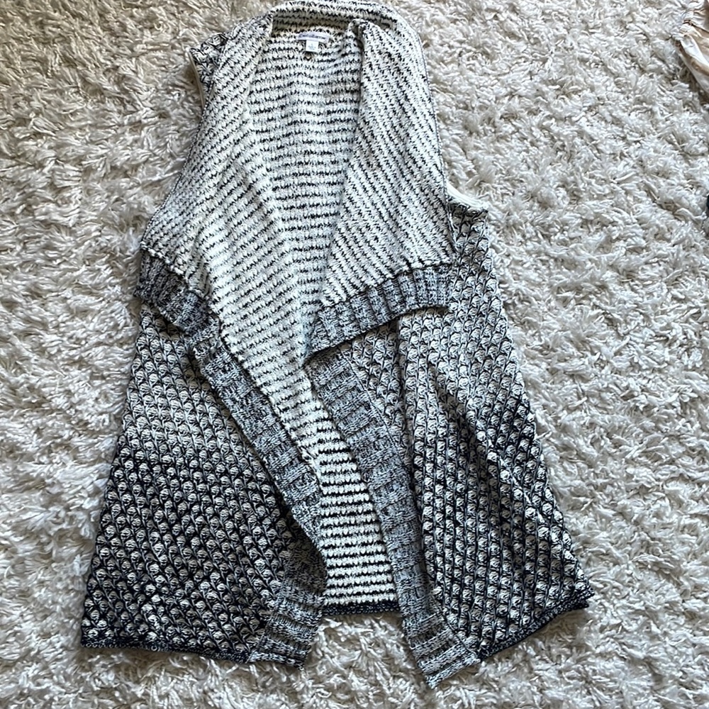 Sweater vest